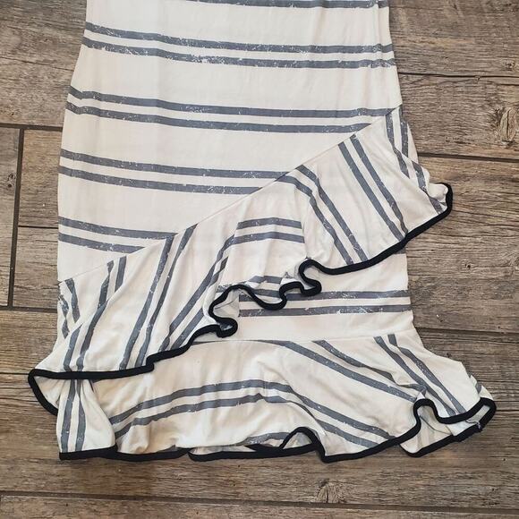 Venus White & Gray Striped Cold-Shoulder Ruffle Dress, Size Small - Picture 7 of 8